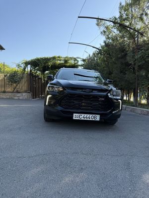 Chevrolet Tracker 2023 чевролет трекер