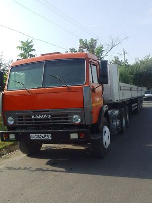 Kamaz tyagach sotiladi