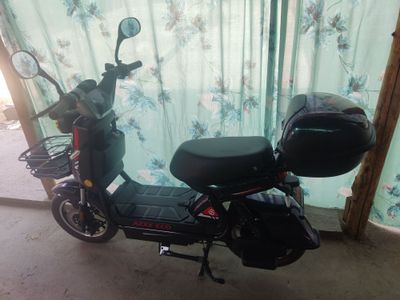 Sukuter yagi sotiladi