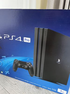 PS4 pro в отличном состоянии, 2 джостика, 4 игры прилагаются