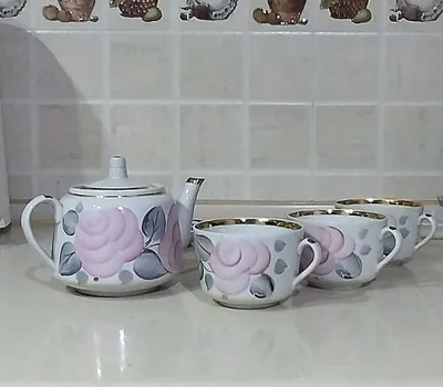 Choynak va chashkalar