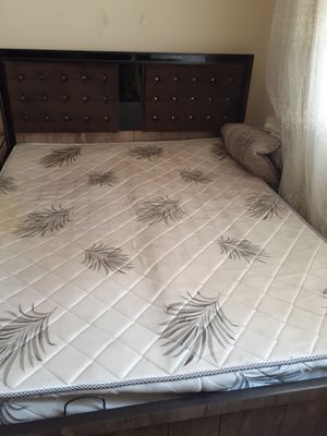 Spalni sotilad tagi sandiqli