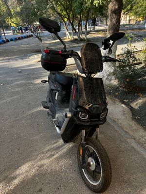 Skuter largo motors