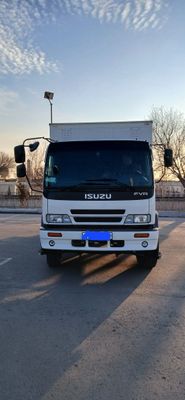 Isuzu 10 tonnalik 482 000 km holati ideal.