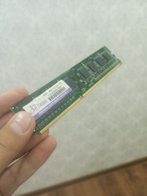 Оперативная память DDR3 на 4 гигабайт