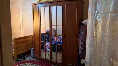 mebel: shkaf, tumbochkalar va komod