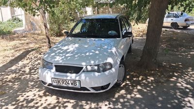 Nexia 2 Moshina sotiladi.
