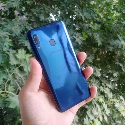 Samsung A20 srochna sotiladi
