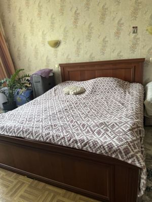 Продаётся срочно кровать.