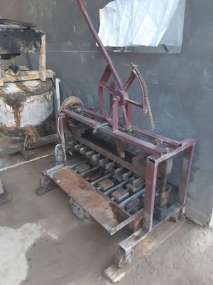 Продаётся шлакоблок аппарат. Шлакоблок аппарат сотилади срочно