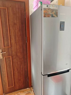 просто продаётся холодильник no frost samsung