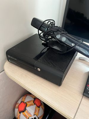 Игровая приставка Xbox 360