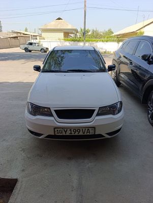 Nexia 2 1.6 sotiladi