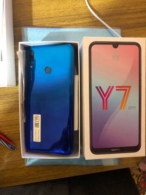 Huawei Y7 sotiladi holati yahshi.