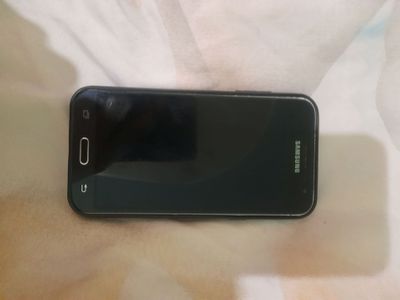 Samsung J3 telefoni