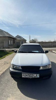 DAEWOO Nexia srochna sotiladi