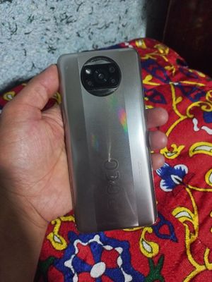 Poco x3 pro igravoy smartfon