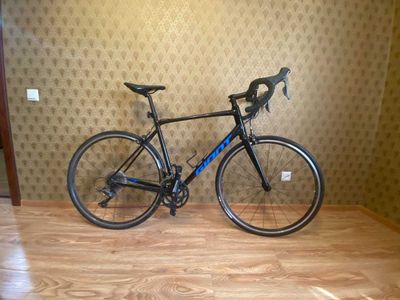 Продается шоссейный велосипед GIANT Contend 3