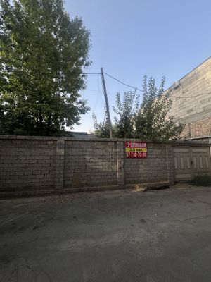 Jarariqda yer sotiladi 3,5sot. 7Kids bogchasini orqasi. 6500$sot