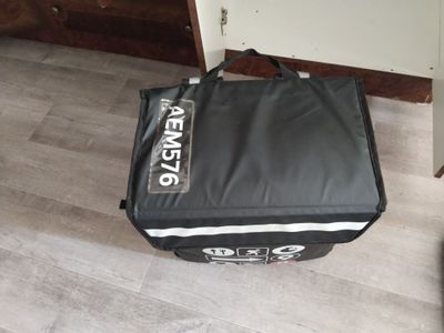 Yandex termo sumka qora