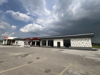 Бустонлик бочкага кетвуриш юлнинг юзида бино ижарага берилади.