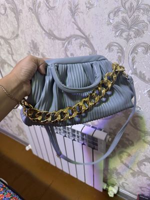 Ayollar sumkasi sotiladi