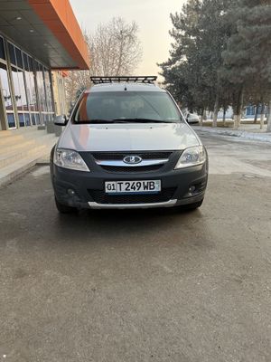 Lada largus cross