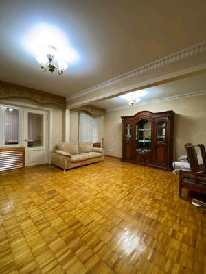 3/4/4 Продаётся квартира на Шайхонтохурском районе