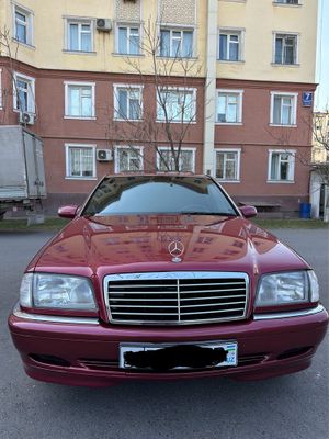 Merceres-Benz w202