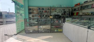 Mebellar Telefon va aksessuarlar uchun tayyor mebel sotiladi. Holati
