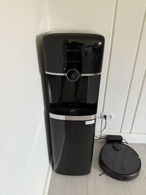 Продаю диспенсер для воды Bosch