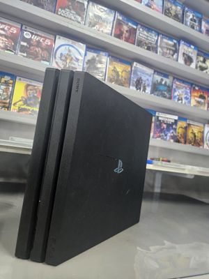 Продается игровой консол Sony Playstation 4 PRO