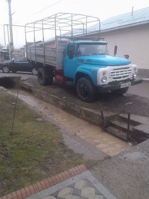 Zil 431610 Sotiladi 1993 yil