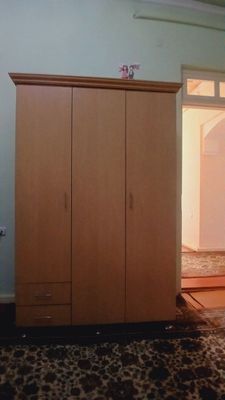 Спални 1 кишилик мебел сотилади.