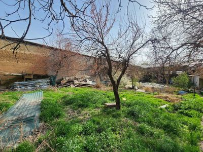 Продаётся дом в Мирзо-Улугбекском районе. Площадь участка — 10 соток