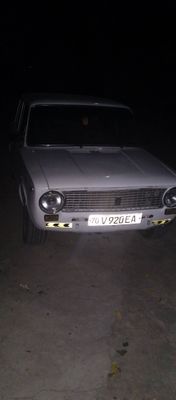 Vaz 21011 moshina