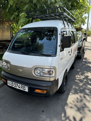 BAGAJ SOTILADI DAMAZGA 8 ta oyoqli qalin qilip yasalgan