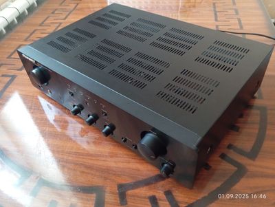 Усилитель marantz. PM 4400.