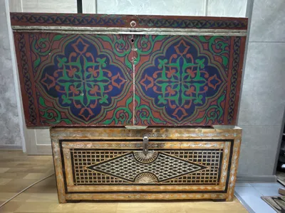 2ta sandiq sotiladi.Hali mustahkam,holati yaxshi.