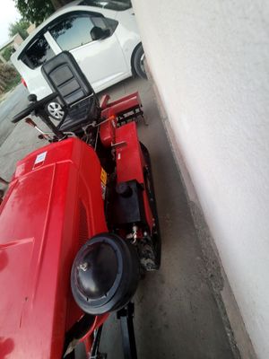 Mini traktor gusinitsa
