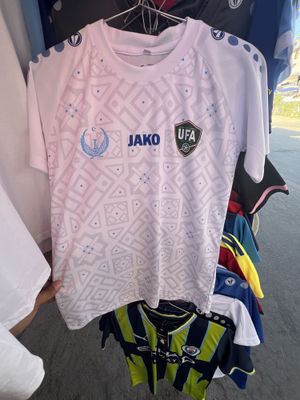 Futbol formalari orta yosh bolalar uchun