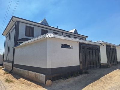 Uchastka Sotiladi 3 sotuk 7 xona 120.000 y.e
