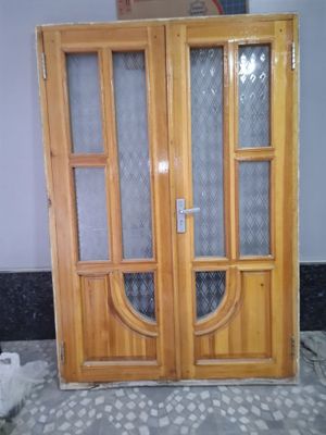 Eshik sotiladi b/u