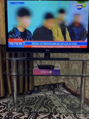 LG 42 plasma, UzDigital tuner, подставка