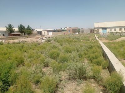 Uchastka sotiladi