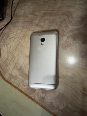 Телефон модель BLU