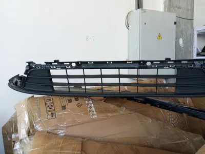 передним бампером LeapmatorC10C16 
Модель: C10/C16