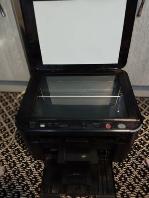 Noutbuk bn printer sotiladi yaxshi ishlaydi sifatli chiqaradi