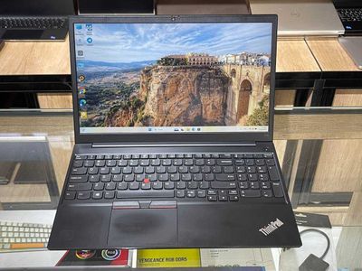 Lenovo ThinkPad E15 Gen 2 Core i7-1165G7 ram 16 ssd 256