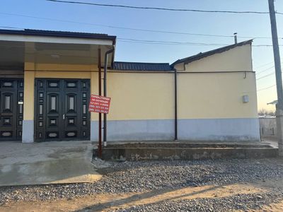 Uy sotiladi Nazarbek Turkiston maxalla